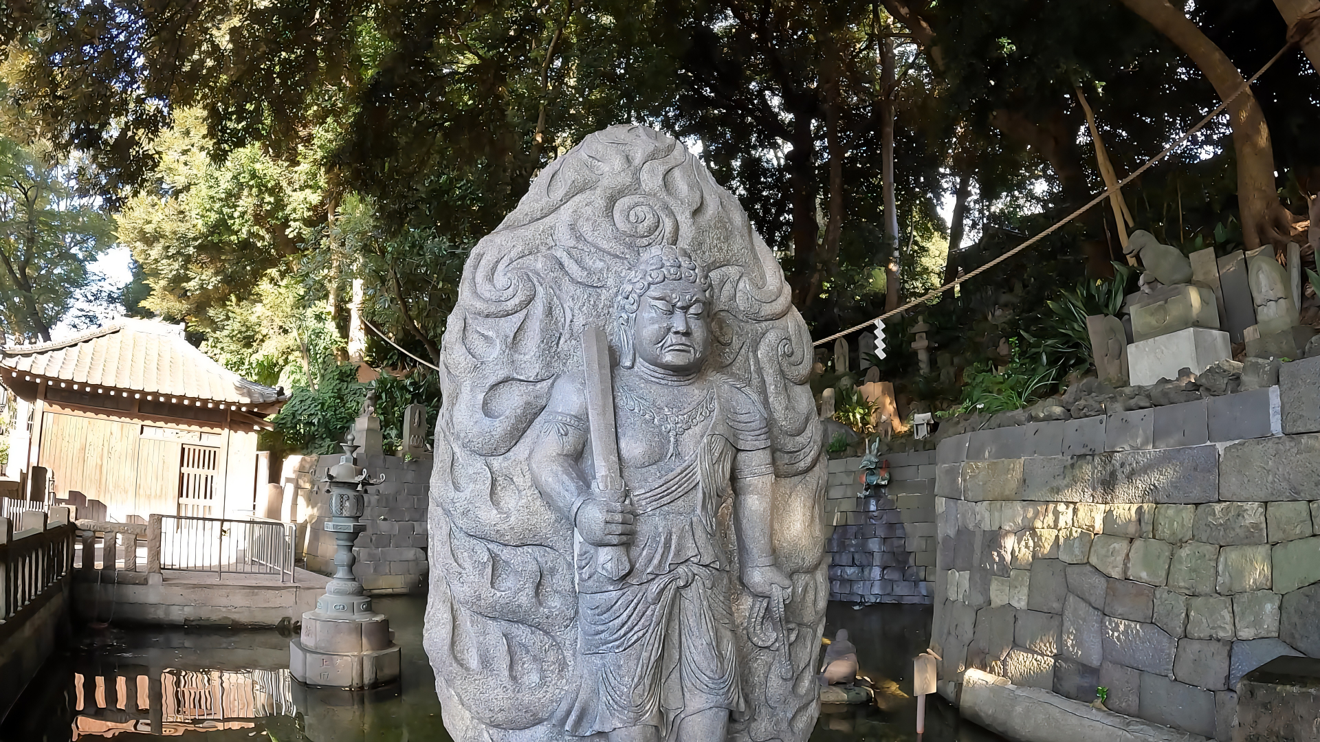 お不動さんとは？厄除け・商売繁盛の神仏を知ろう